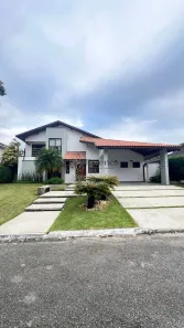Casa com 4 Quartos para alugar, 410m² no Nossa Senhora do Perpétuo Socorro, Pindamonhangaba
