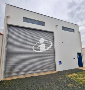 Galpão/Depósito/Armazém para alugar, 300m² no Segismundo Pereira, Uberlândia