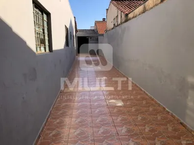 Casa com 6 Quartos para alugar, 305m² no Cidade Jardim, Uberlândia