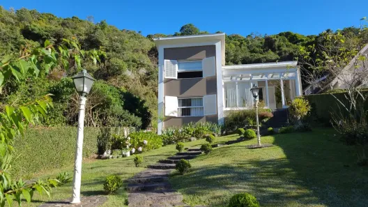 Casa com 4 Quartos à venda, 450m² no Castelanea, Petrópolis