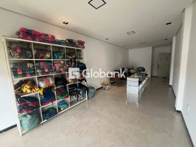 Ponto Comercial para alugar, 80m² no Vila Anália, Montes Claros
