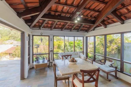 Casa de Condomínio com 3 Quartos à venda, 280m² no Saguaçu, Joinville