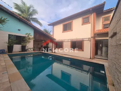 Sobrado com 4 Quartos à venda, 270m² no Estância São José, Peruíbe