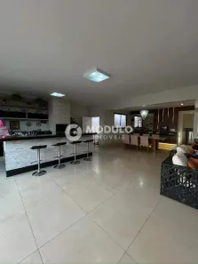 Casa com 4 Quartos à venda, 319m² no Jardim Colina, Uberlândia