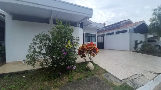 Casa de Condomínio com 4 Quartos à venda, 10m² no Parque São Luís, Taubaté