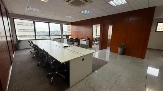 Sala Comercial para alugar, 110m² no Alphaville Industrial, Barueri
