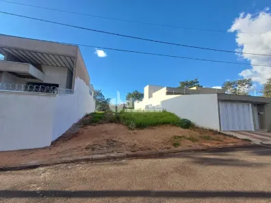 Lote/Terreno à venda, 360m² no Jardim Inconfidência, Uberlândia
