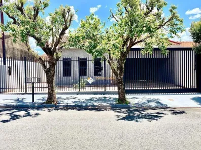 Casa com 2 Quartos à venda, 160m² no Jardim Caparroz, São José do Rio Preto