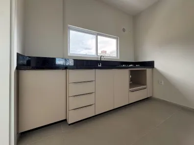 Apartamento com 2 Quartos para alugar, 70m² no Dehon, Tubarão