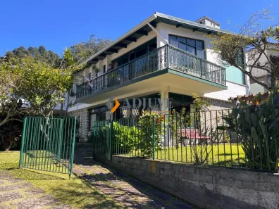 Casa com 4 Quartos à venda, 840m² no Valparaíso, Petrópolis