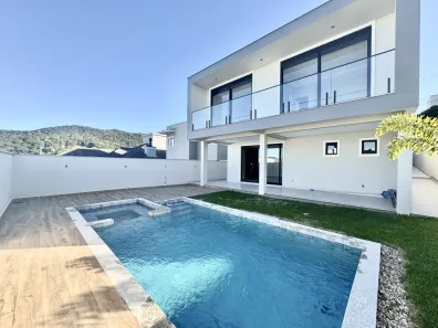 Casa com 3 Quartos à venda, 317m² no Pedra Branca, Palhoça