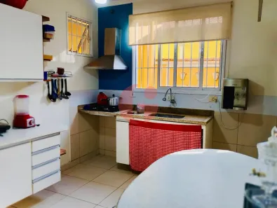 Casa com 5 Quartos para alugar, 180m² no Bosque dos Eucaliptos, São José dos Campos