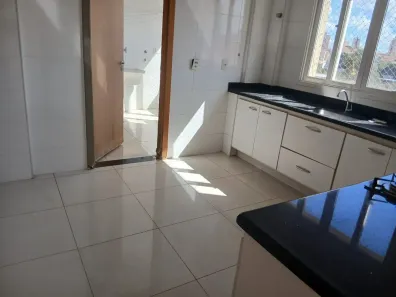 Apartamento com 3 Quartos para alugar, 130m² no São José, Franca