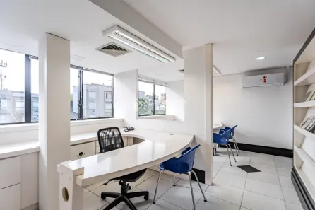 Sala Comercial com 2 Quartos à venda, 91m² no Floresta, Porto Alegre