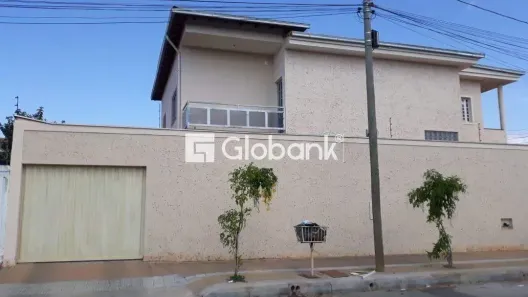 Casa com 4 Quartos à venda, 309m² no Planalto, Montes Claros