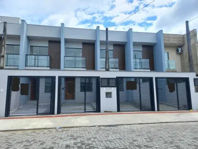 Sobrado com 2 Quartos à venda, 65m² no Floresta, Joinville