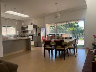 Fazenda/Sítio com 4 Quartos à venda, 270m² no Núcleo Urbano Parque Ana Helena, Jaguariúna