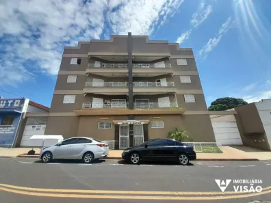 Apartamento com 3 Quartos para alugar, 151m² no São Benedito, Uberaba