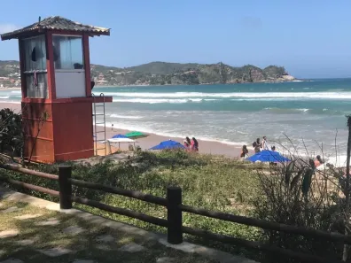 Casa de Condomínio com 4 Quartos para alugar, 140m² no Geribá, Armação dos Búzios