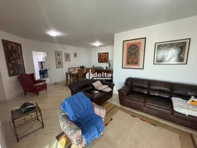 Apartamento com 4 Quartos à venda, 140m² no Osvaldo Rezende, Uberlândia
