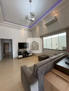 Casa de Condomínio com 4 Quartos para alugar, 260m² no Minas Gerais, Uberlândia