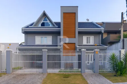 Casa com 4 Quartos à venda, 322m² no São Braz, Curitiba