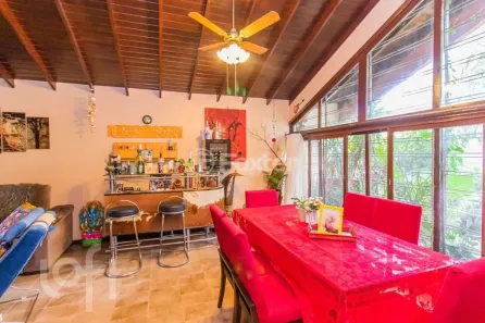 Casa com 3 Quartos à venda, 250m² no Ipanema, Porto Alegre