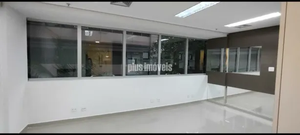 Sala Comercial para alugar, 35m² no Vila Andrade, São Paulo