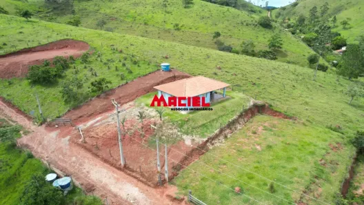Fazenda/Sítio com 2 Quartos à venda, 100m² no Área Rural de Paraibuna, Paraibuna
