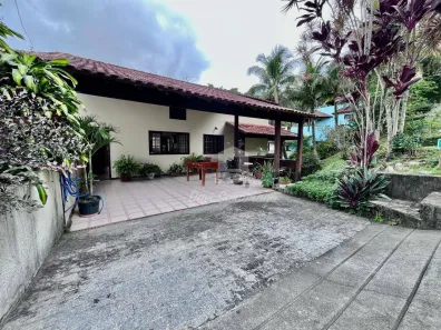 Casa de Condomínio com 4 Quartos à venda, 195m² no Badu, Niterói