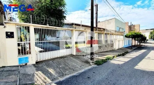 Casa com 4 Quartos à venda, 750m² no Parquelândia, Fortaleza