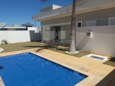 Casa com 3 Quartos para alugar, 132m² no Ninho Verde 2, Pardinho