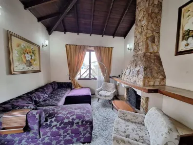 Casa com 4 Quartos para alugar, 236m² no Barreiros, São José
