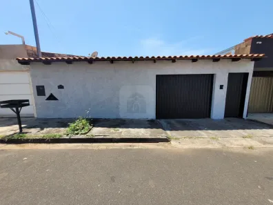 Casa com 3 Quartos para alugar, 180m² no Jardim Europa, Uberlândia