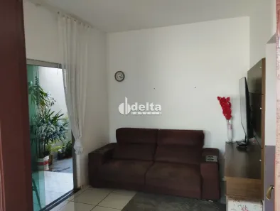 Casa com 2 Quartos à venda, 137m² no Granada, Uberlândia