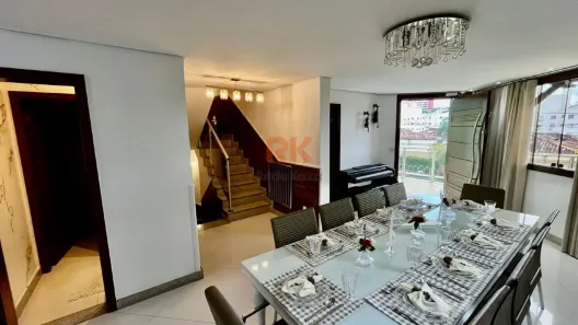 Casa com 3 Quartos à venda, 260m² no Cabral, Contagem