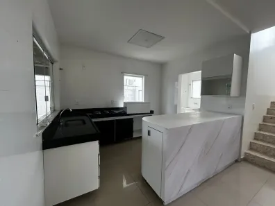 Casa de Condomínio com 3 Quartos para alugar, 200m² no , Porto Seguro