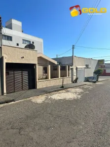 Casa com 3 Quartos à venda, 90m² no Santa Mônica, Uberlândia