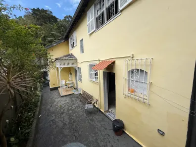 Casa com 3 Quartos à venda, 145m² no Valparaíso, Petrópolis