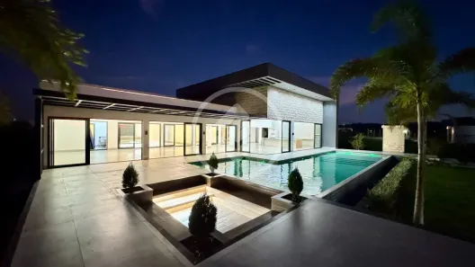 Fazenda/Sítio com 4 Quartos à venda, 324m² no , Guapó