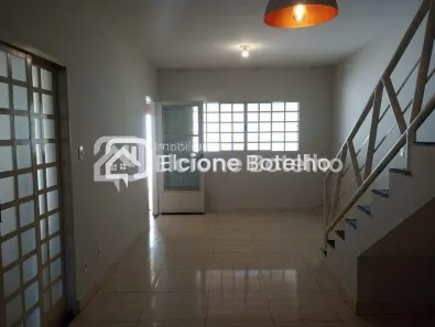 Sobrado com 6 Quartos à venda, 260m² no Alto Umuarama, Uberlândia