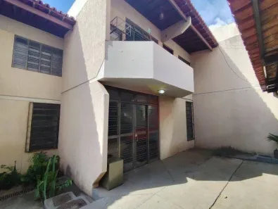 Sobrado com 3 Quartos para alugar, 141m² no Setor Bueno, Goiânia