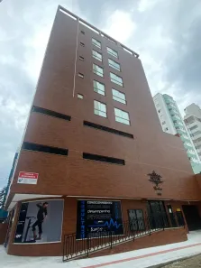 Apartamento com 3 Quartos para alugar, 98m² no Centro, Balneário Camboriú