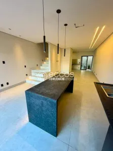 Casa com 3 Quartos à venda, 118m² no Novo Mundo, Uberlândia
