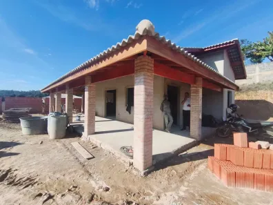 Fazenda/Sítio com 3 Quartos à venda, 1000m² no Jardim Meny, São Roque
