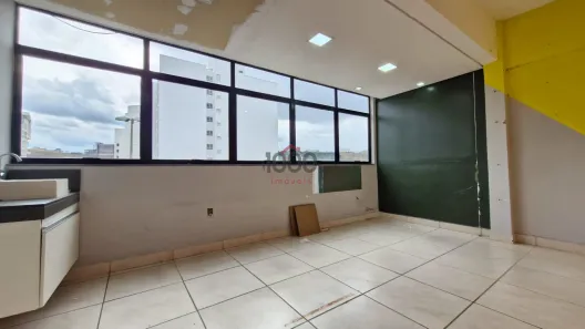Sala Comercial para alugar, 235m² no Estrela Sul, Juiz de Fora