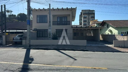 Casa com 5 Quartos à venda, 302m² no Floresta, Joinville