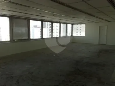 Sala Comercial para alugar, 130m² no Itaim Bibi, São Paulo