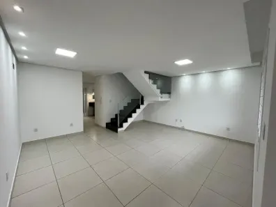 Casa com 2 Quartos para alugar, 120m² no Petrópolis, Novo Hamburgo