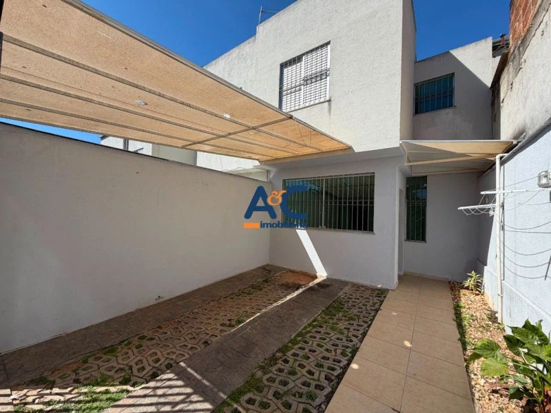 Casa com 4 quartos — Paquetá, Belo Horizonte